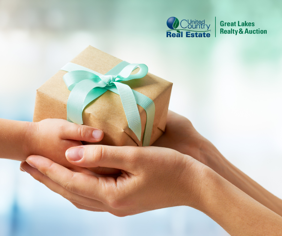 Thoughtful Gift Ideas New Homeowners Will Truly Appreciate